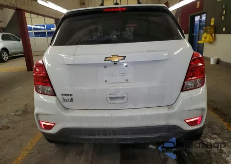 2018 Chevrolet Trax Ls z USA, uszkodzony, nr VIN KL7CJKSBXJB603027